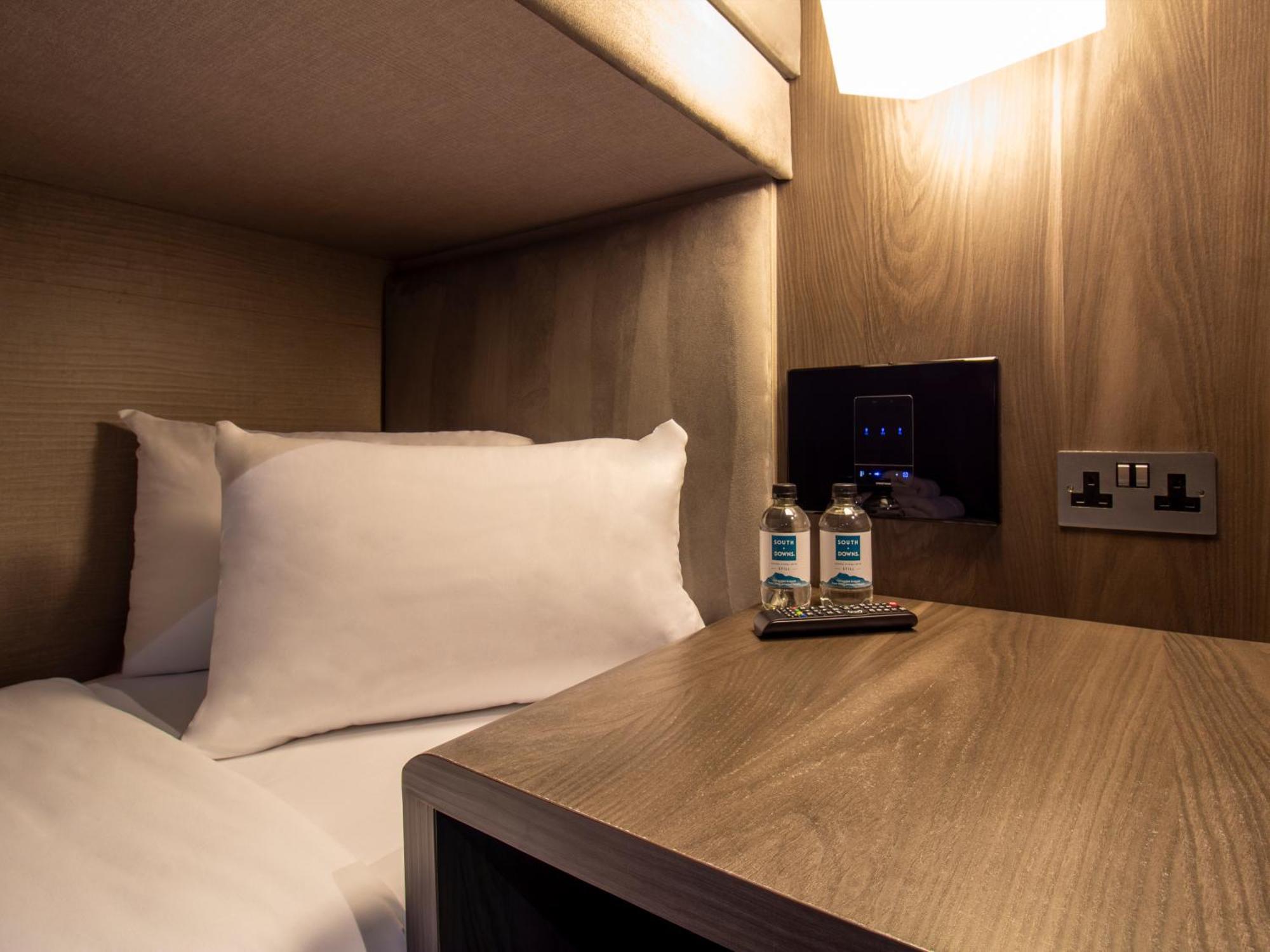 Bloc Hotel London Gatwick Airport Horley Ngoại thất bức ảnh