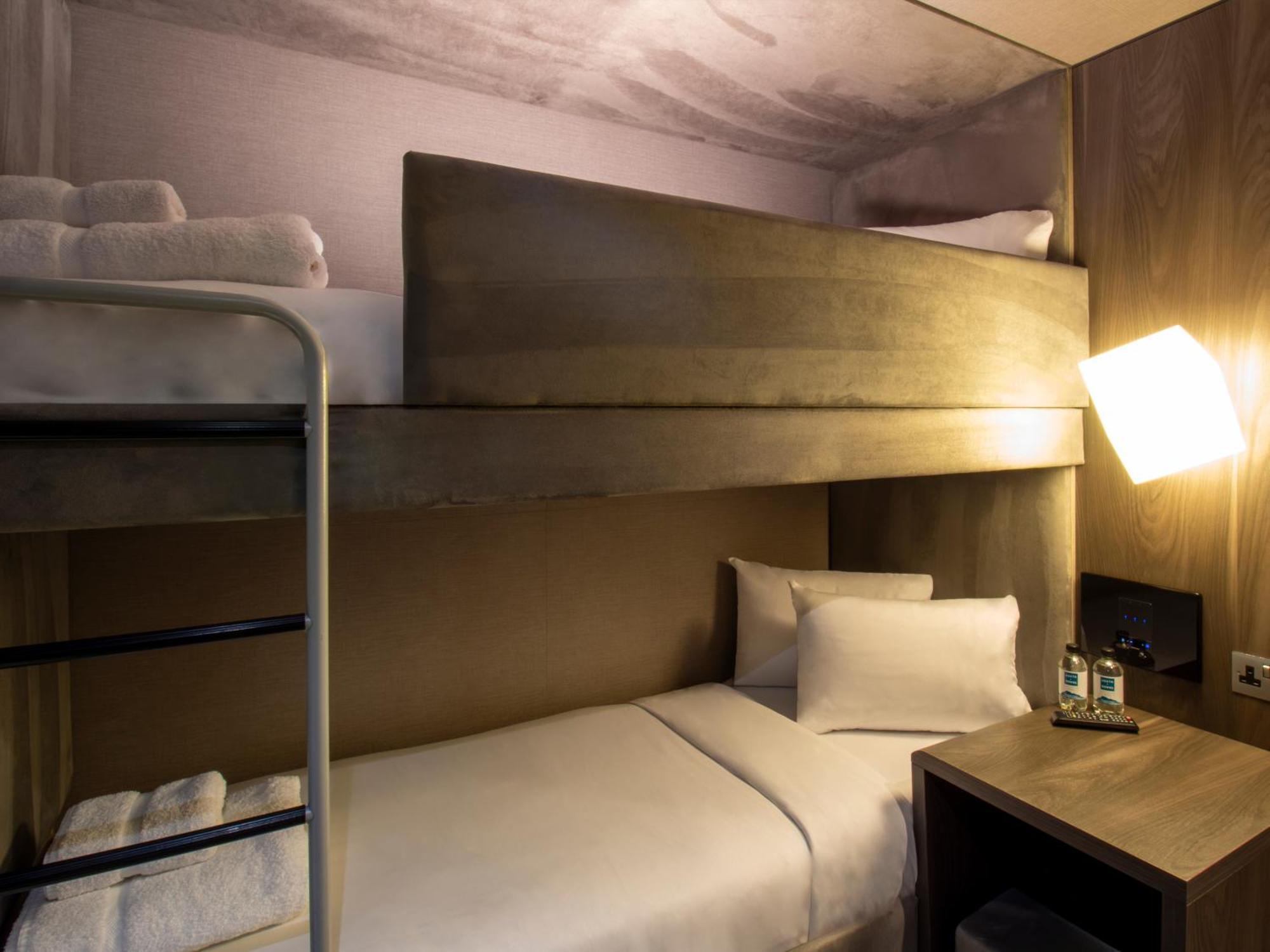 Bloc Hotel London Gatwick Airport Horley Ngoại thất bức ảnh