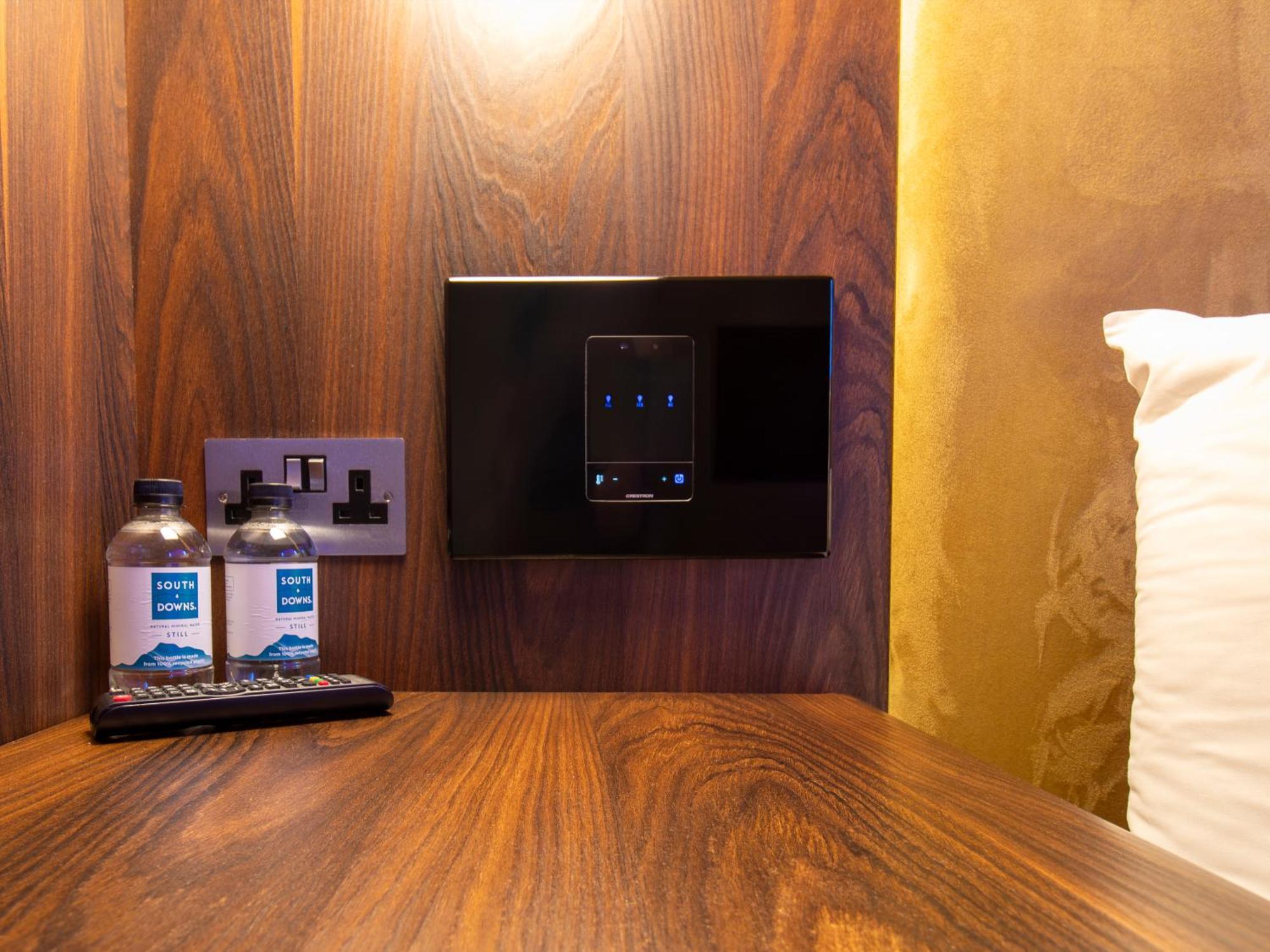 Bloc Hotel London Gatwick Airport Horley Ngoại thất bức ảnh