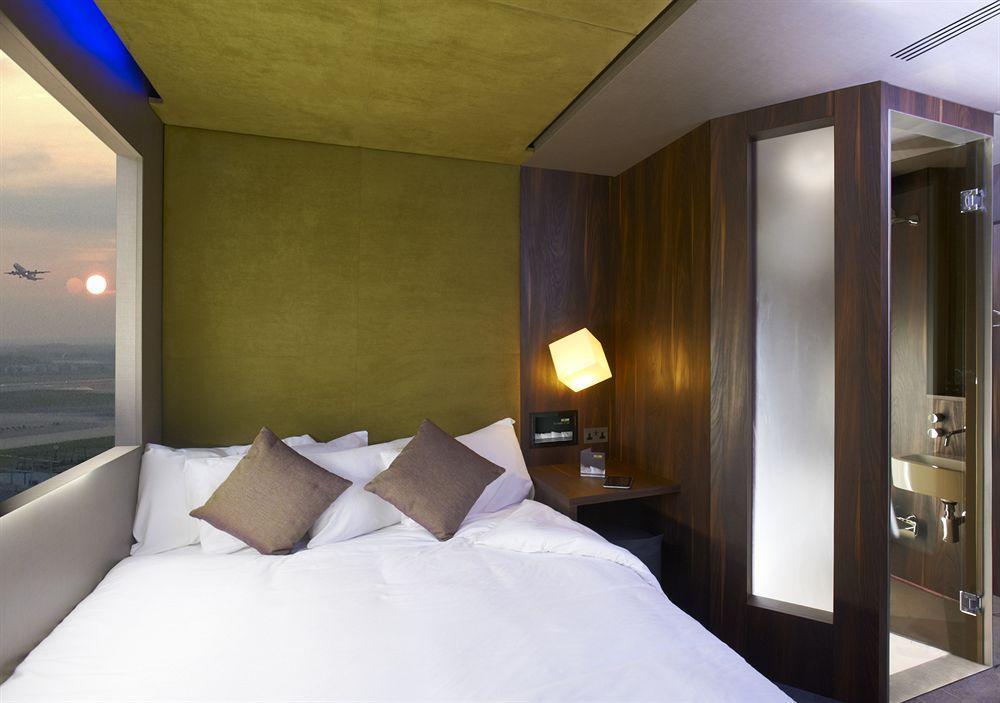 Bloc Hotel London Gatwick Airport Horley Ngoại thất bức ảnh