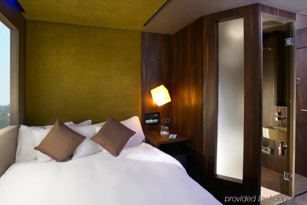 Bloc Hotel London Gatwick Airport Horley Ngoại thất bức ảnh