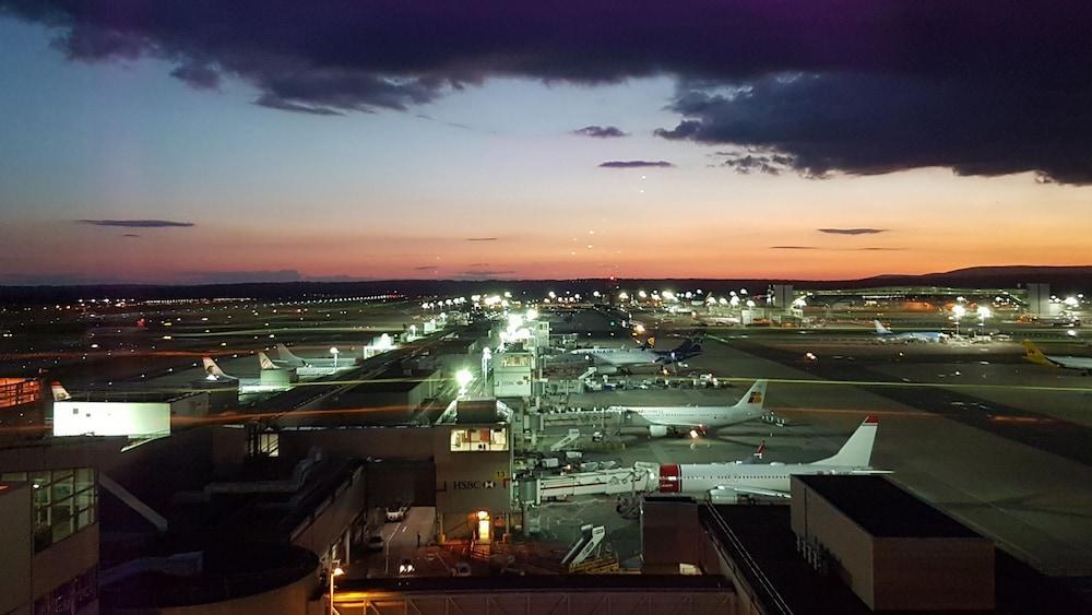 Bloc Hotel London Gatwick Airport Horley Ngoại thất bức ảnh