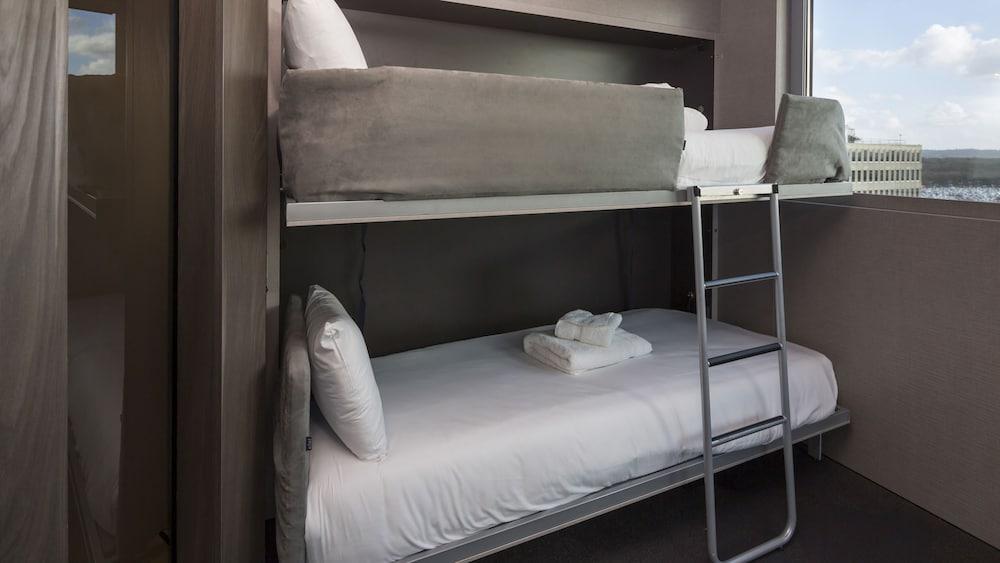 Bloc Hotel London Gatwick Airport Horley Ngoại thất bức ảnh